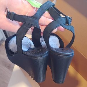 New Black Crocs Leigh Wedges